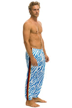 Carregar imagem no visualizador da galeria, MEN&#39;S CLASSIC VELVET SWEATPANTS - BLUE TIGER Mens Sweatpants Aviator Nation