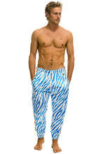 Carregar imagem no visualizador da galeria, MEN&#39;S CLASSIC VELVET SWEATPANTS - BLUE TIGER Mens Sweatpants Aviator Nation