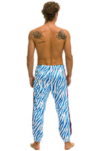 Carregar imagem no visualizador da galeria, MEN&#39;S CLASSIC VELVET SWEATPANTS - BLUE TIGER Mens Sweatpants Aviator Nation