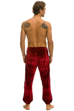 Carregar imagem no visualizador da galeria, MEN&#39;S CLASSIC VELVET SWEATPANTS - RED Mens Sweatpants Aviator Nation