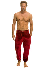 Carregar imagem no visualizador da galeria, MEN&#39;S CLASSIC VELVET SWEATPANTS - RED Mens Sweatpants Aviator Nation