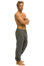 Cargar imagen en el visor de la galería, MEN&#39;S QUILTED SWEATPANTS - HEATHER Mens Sweatpants Aviator Nation
