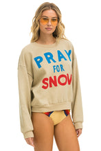 Cargar imagen en el visor de la galería, PRAY FOR SNOW RELAXED CREW SWEATSHIRT - SAND Sweatshirt Aviator Nation