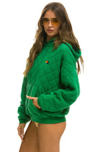 Carregar imagem no visualizador da galeria, QUILTED RELAXED PULLOVER HOODIE - KELLY GREEN Hoodie Aviator Nation