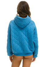 Cargar imagen en el visor de la galería, QUILTED RELAXED PULLOVER HOODIE - OCEAN Hoodie Aviator Nation