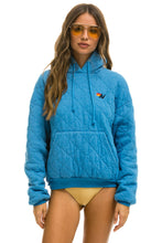 Cargar imagen en el visor de la galería, QUILTED RELAXED PULLOVER HOODIE - OCEAN Hoodie Aviator Nation