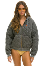 Cargar imagen en el visor de la galería, QUILTED ZIP HOODIE RELAXED - HEATHER GREY Hoodie Aviator Nation