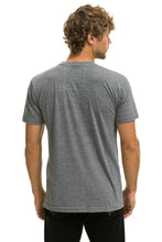 Laden Sie das Bild in den Galerie-Viewer, SIGNATURE ASPEN TEE - HEATHER GREY Tees Aviator Nation