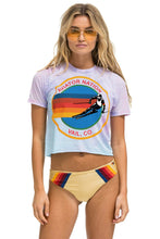 Laden Sie das Bild in den Galerie-Viewer, SIGNATURE VAIL BOYFRIEND TEE - TIE DYE BUBBLE GUM Boyfriend Tee Aviator Nation
