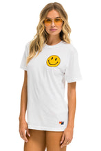 Carregar imagem no visualizador da galeria, SMILEY 2 CREW TEE - WHITE Tees Aviator Nation