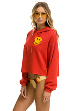 Carregar imagem no visualizador da galeria, SMILEY 2 RELAXED CROPPED PULLOVER HOODIE - RED Aviator Nation