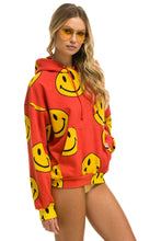 Carregar imagem no visualizador da galeria, SMILEY REPEAT RELAXED PULLOVER HOODIE - RED Hoodie Aviator Nation