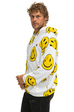 Carregar imagem no visualizador da galeria, SMILEY REPEAT RELAXED PULLOVER HOODIE - WHITE Hoodie Aviator Nation