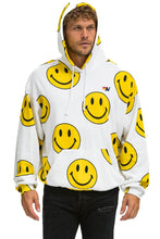 Carregar imagem no visualizador da galeria, SMILEY REPEAT RELAXED PULLOVER HOODIE - WHITE Hoodie Aviator Nation