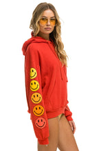 Carregar imagem no visualizador da galeria, SMILEY SUNSET RELAXED PULLOVER HOODIE - RED Hoodie Aviator Nation
