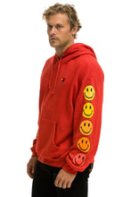 Carregar imagem no visualizador da galeria, SMILEY SUNSET RELAXED PULLOVER HOODIE - RED Hoodie Aviator Nation