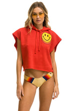 Last inn bildet i Galleri-visningsprogrammet, SMILEY SUNSET SLEEVELESS RELAXED CROPPED PULLOVER HOODIE - RED Aviator Nation