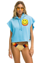 Cargar imagen en el visor de la galería, SMILEY SUNSET SLEEVELESS RELAXED CROPPED PULLOVER HOODIE - SKY Aviator Nation