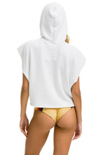 Last inn bildet i Galleri-visningsprogrammet, SMILEY SUNSET SLEEVELESS RELAXED CROPPED PULLOVER HOODIE - WHITE Aviator Nation