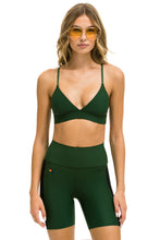 Carregar imagem no visualizador da galeria, SPEED - 6 INCH HI-RISE BIKER SHORT Women&#39;s Shorts Aviator Nation