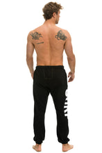Carregar imagem no visualizador da galeria, SURF MENS SWEATPANTS - BLACK Men&#39;s Sweatpants Aviator Nation