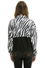 Carregar imagem no visualizador da galeria, TEDDY FLEECE UNISEX HALF ZIP COLOR BLOCK JACKET - ZEBRA Sweatshirt Aviator Nation