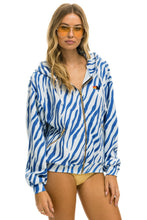 Carregar imagem no visualizador da galeria, TIGER RELAXED ZIP HOODIE WITH POCKETS - BLUE TIGER Hoodie Aviator Nation