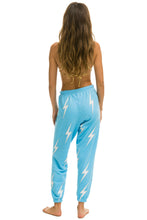 Carregar imagem no visualizador da galeria, WOMEN&#39;S BOLT STITCH REPEAT SWEATPANTS - SKY // WHITE Womens Sweatpants Aviator Nation
