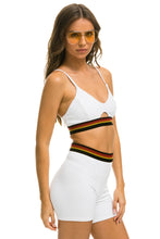 Cargar imagen en el visor de la galería, WOMEN&#39;S LOGO ELASTIC KEYHOLE BRA - WHITE Sports Bra Aviator Nation